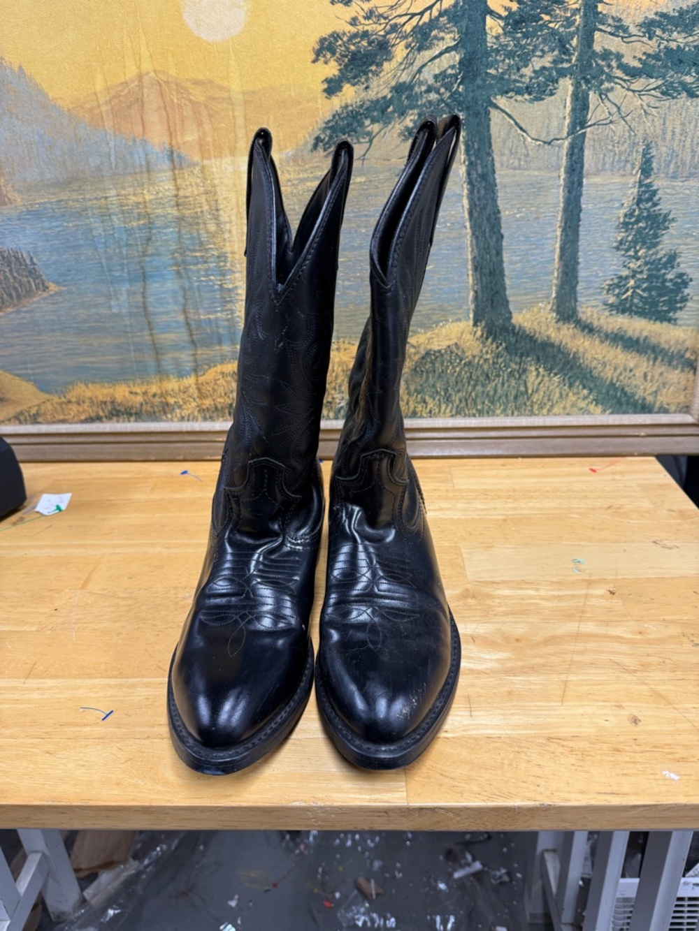 Laredo 4240 Classic Black Leather Western Boots - Men's Stylish Cowboy Boots 7D